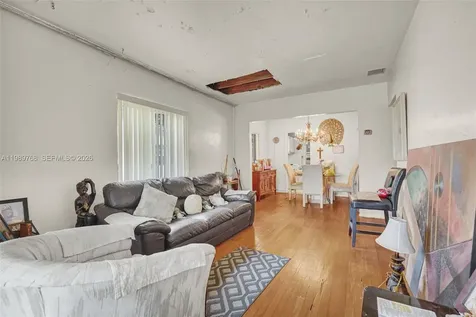 1451 NW 43rd Street Miami FL 33142