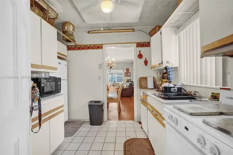 1451 NW 43rd Street Miami FL 33142