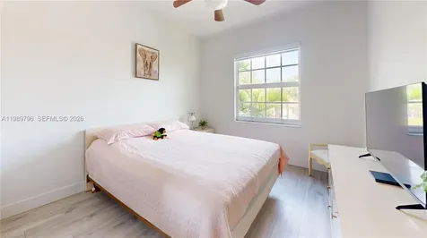 809 NW 170th Terrace Pembroke Pines FL 33028