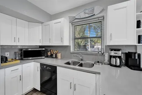 529 NW 8th Street Dania Beach FL 33004