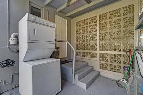 529 NW 8th Street Dania Beach FL 33004