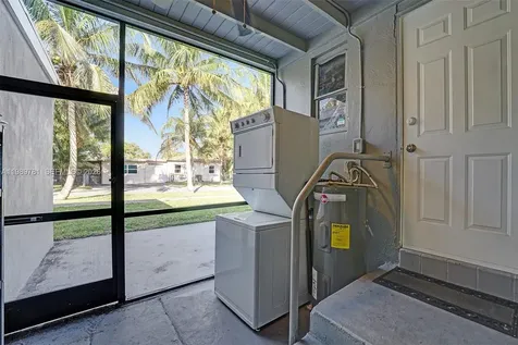529 NW 8th Street Dania Beach FL 33004
