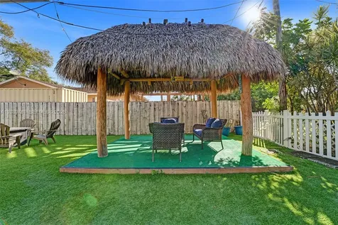 529 NW 8th Street Dania Beach FL 33004