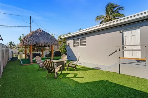 529 NW 8th Street Dania Beach FL 33004