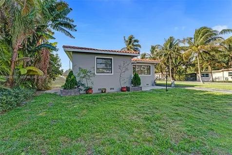 529 NW 8th Street Dania Beach FL 33004