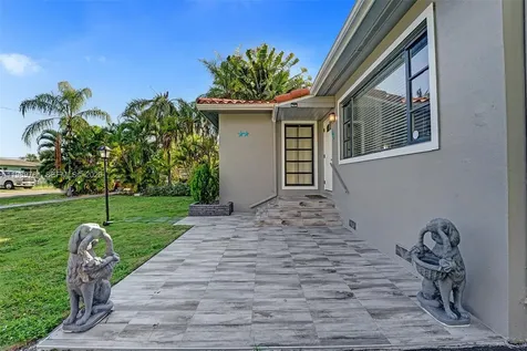 529 NW 8th Street Dania Beach FL 33004