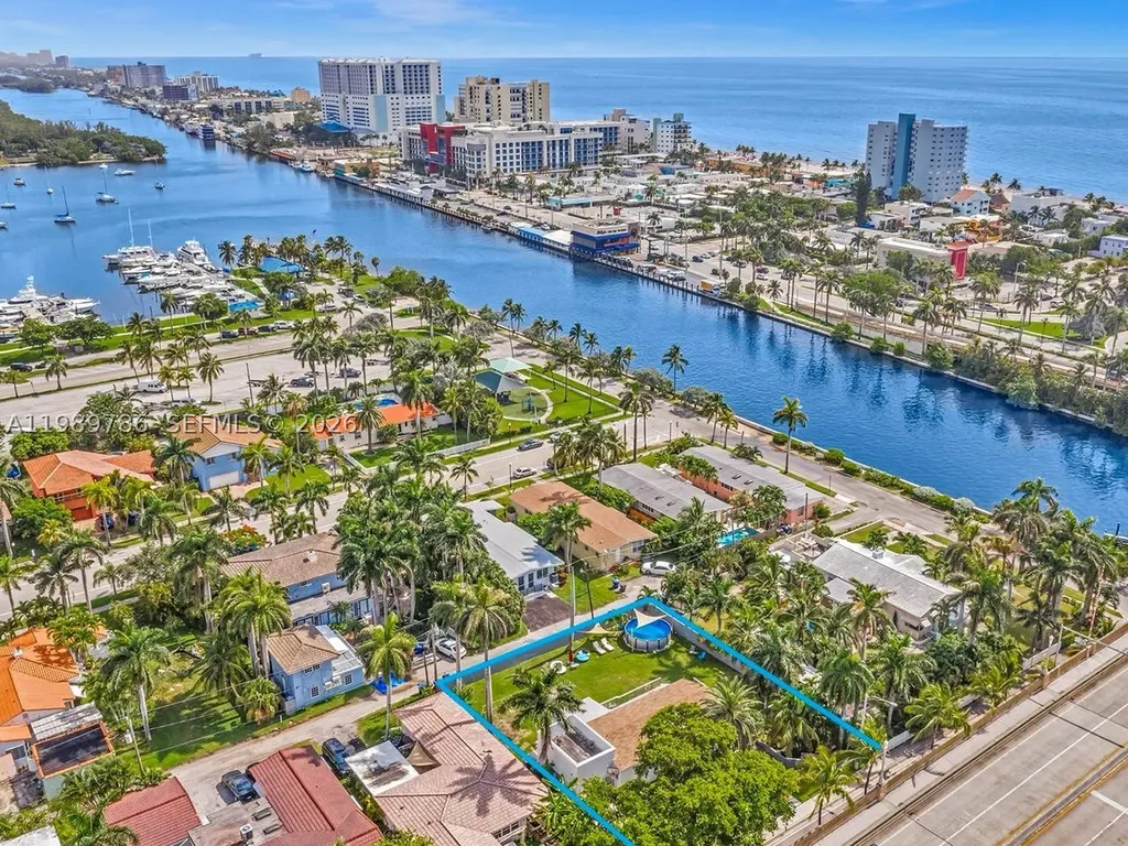 715 Hollywood Boulevard Hollywood FL 33019
