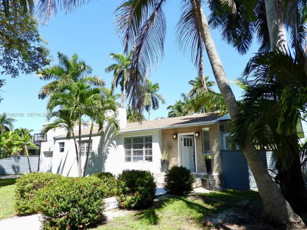 715 Hollywood Boulevard Hollywood FL 33019