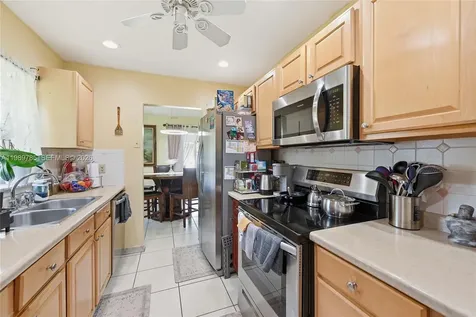 8431 NW 12th Street Plantation FL 33322