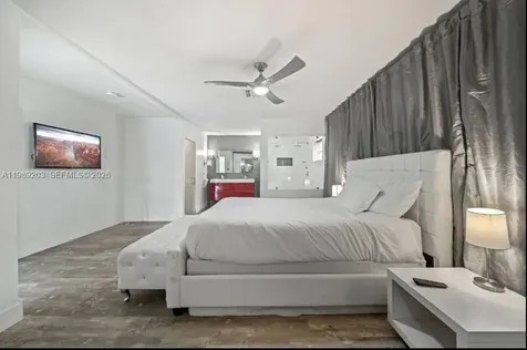 909 N 13th Court Hollywood FL 33019