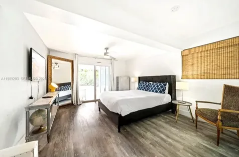909 N 13th Court Hollywood FL 33019
