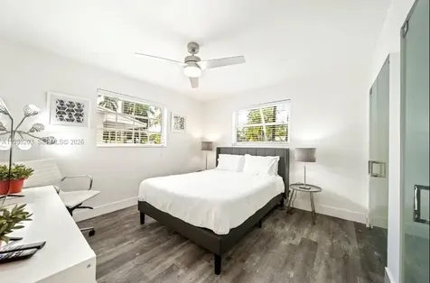 909 N 13th Court Hollywood FL 33019