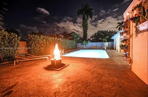 909 N 13th Court Hollywood FL 33019