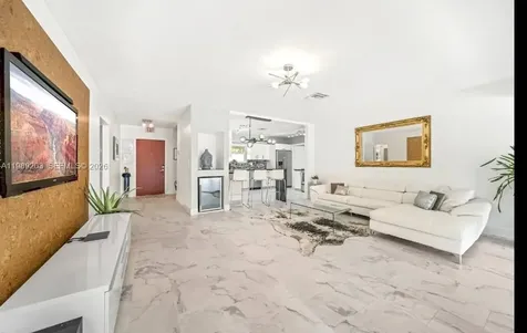 909 N 13th Court Hollywood FL 33019
