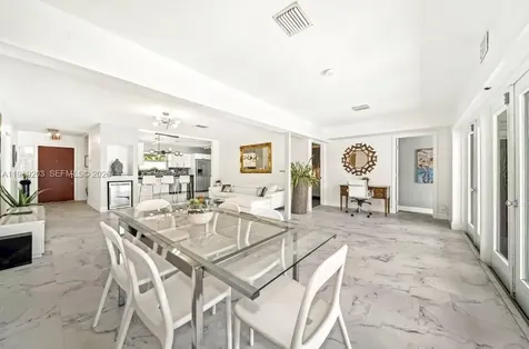 909 N 13th Court Hollywood FL 33019