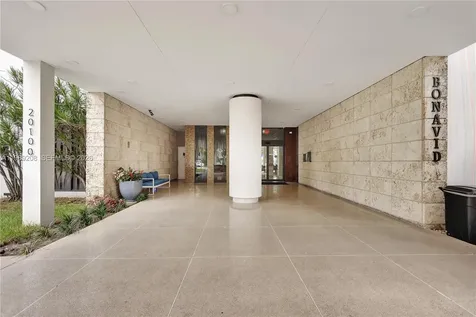 20100 W Country Club Drive Aventura FL 33180