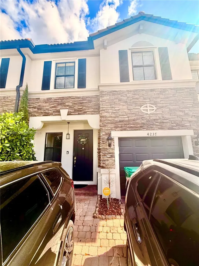 4237 SW 164th Path Miami FL 33185