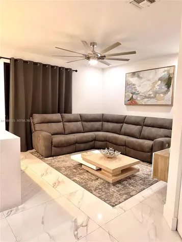 4237 SW 164th Path Miami FL 33185