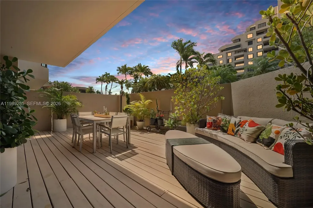 251 Crandon Boulevard Key Biscayne FL 33149