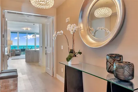 100 S Pointe Drive Miami Beach FL 33139