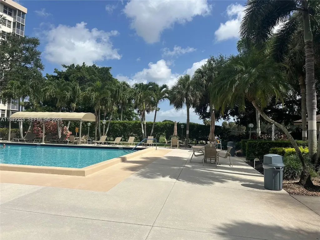 3520 Oaks Way Pompano Beach FL 33069
