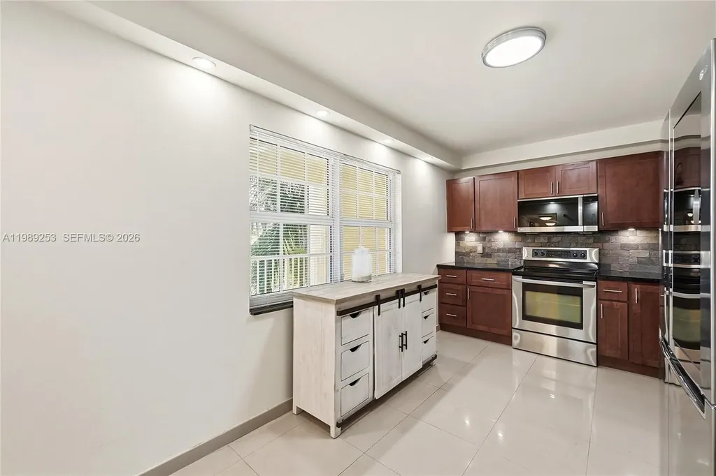 3520 Oaks Way Pompano Beach FL 33069