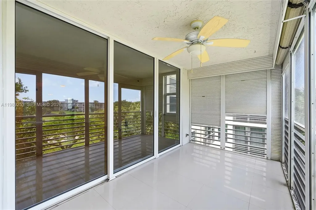 3520 Oaks Way Pompano Beach FL 33069