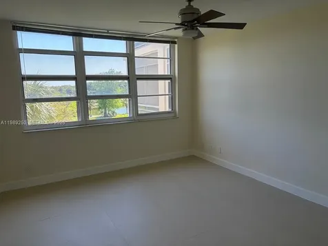 3520 Oaks Way Pompano Beach FL 33069