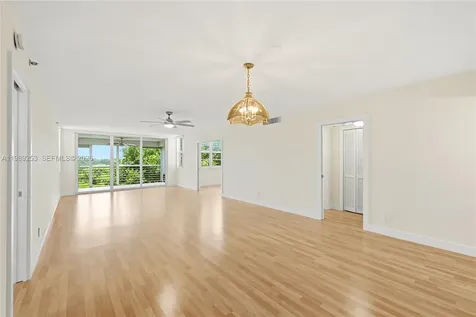 3520 Oaks Way Pompano Beach FL 33069