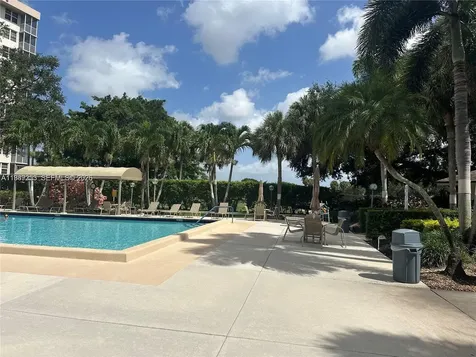 3520 Oaks Way Pompano Beach FL 33069