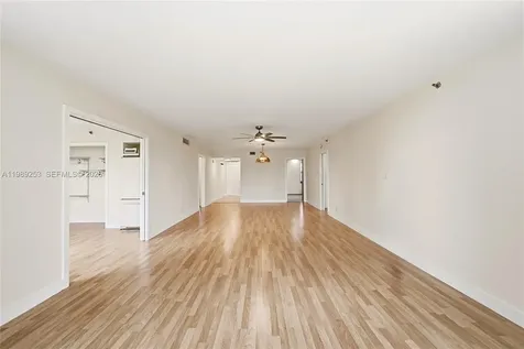 3520 Oaks Way Pompano Beach FL 33069