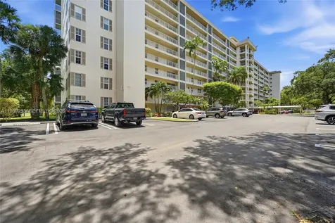 3520 Oaks Way Pompano Beach FL 33069