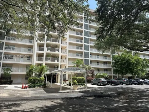 3520 Oaks Way Pompano Beach FL 33069