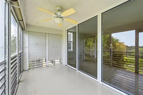 3520 Oaks Way Pompano Beach FL 33069