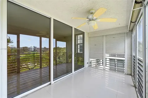 3520 Oaks Way Pompano Beach FL 33069