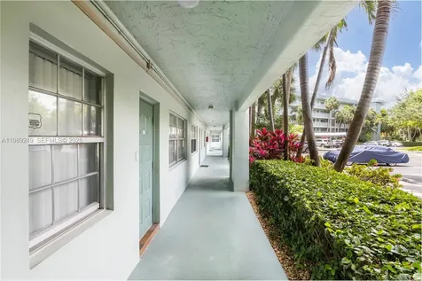 806 Cypress Grove Lane Pompano Beach FL 33069
