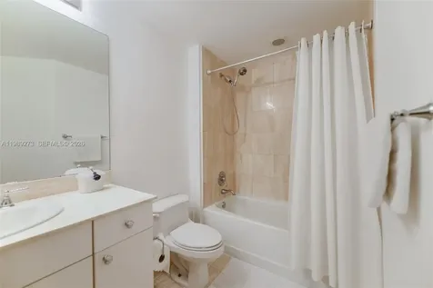 21050 Point Place Aventura FL 33180