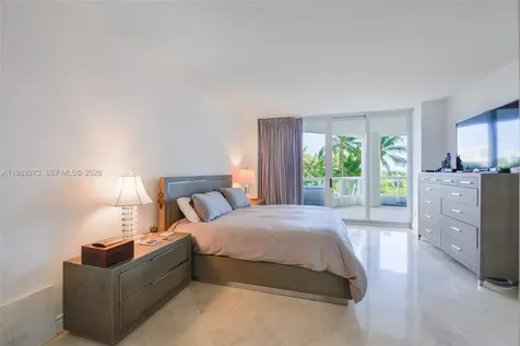 21050 Point Place Aventura FL 33180
