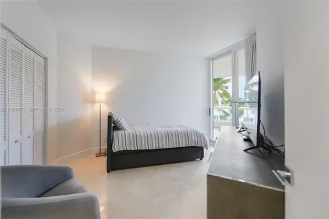 21050 Point Place Aventura FL 33180