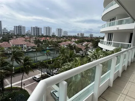 21050 Point Place Aventura FL 33180