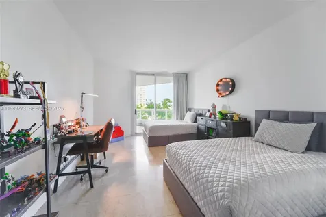 21050 Point Place Aventura FL 33180