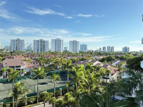 21050 Point Place Aventura FL 33180