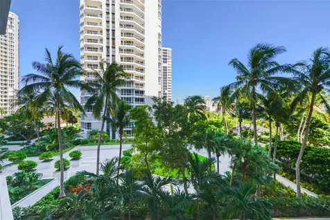 21050 Point Place Aventura FL 33180
