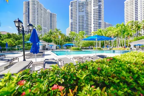 21050 Point Place Aventura FL 33180