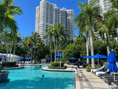 21050 Point Place Aventura FL 33180