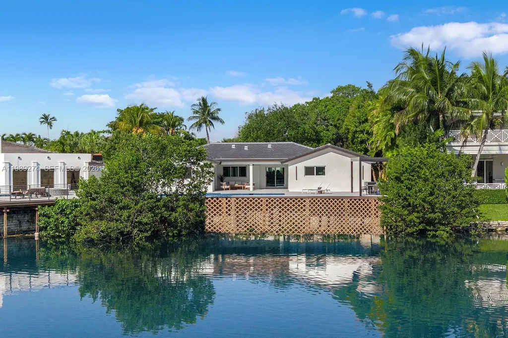 19721 NE 23 Avenue Miami FL 33180