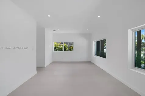 19721 NE 23 Avenue Miami FL 33180