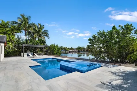 19721 NE 23 Avenue Miami FL 33180