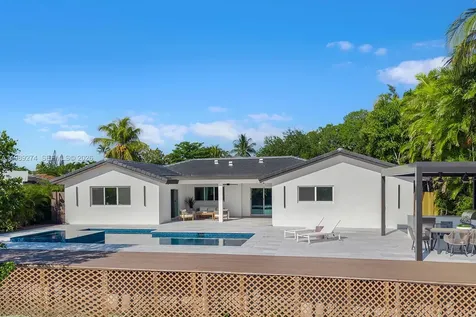 19721 NE 23 Avenue Miami FL 33180