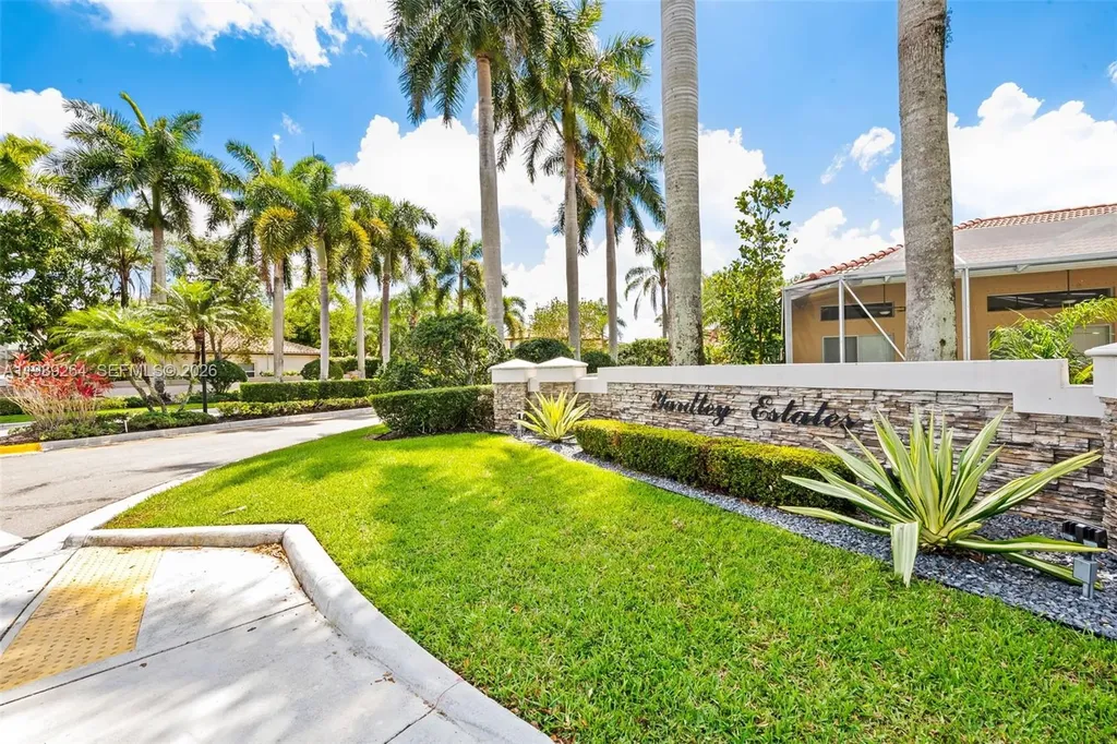 10237 NW 53rd Court Coral Springs FL 33076